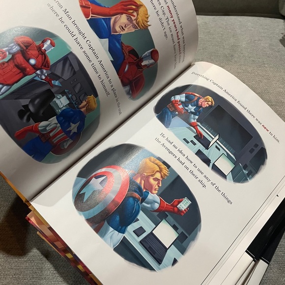 Marvel Books - Picture 5 of 10